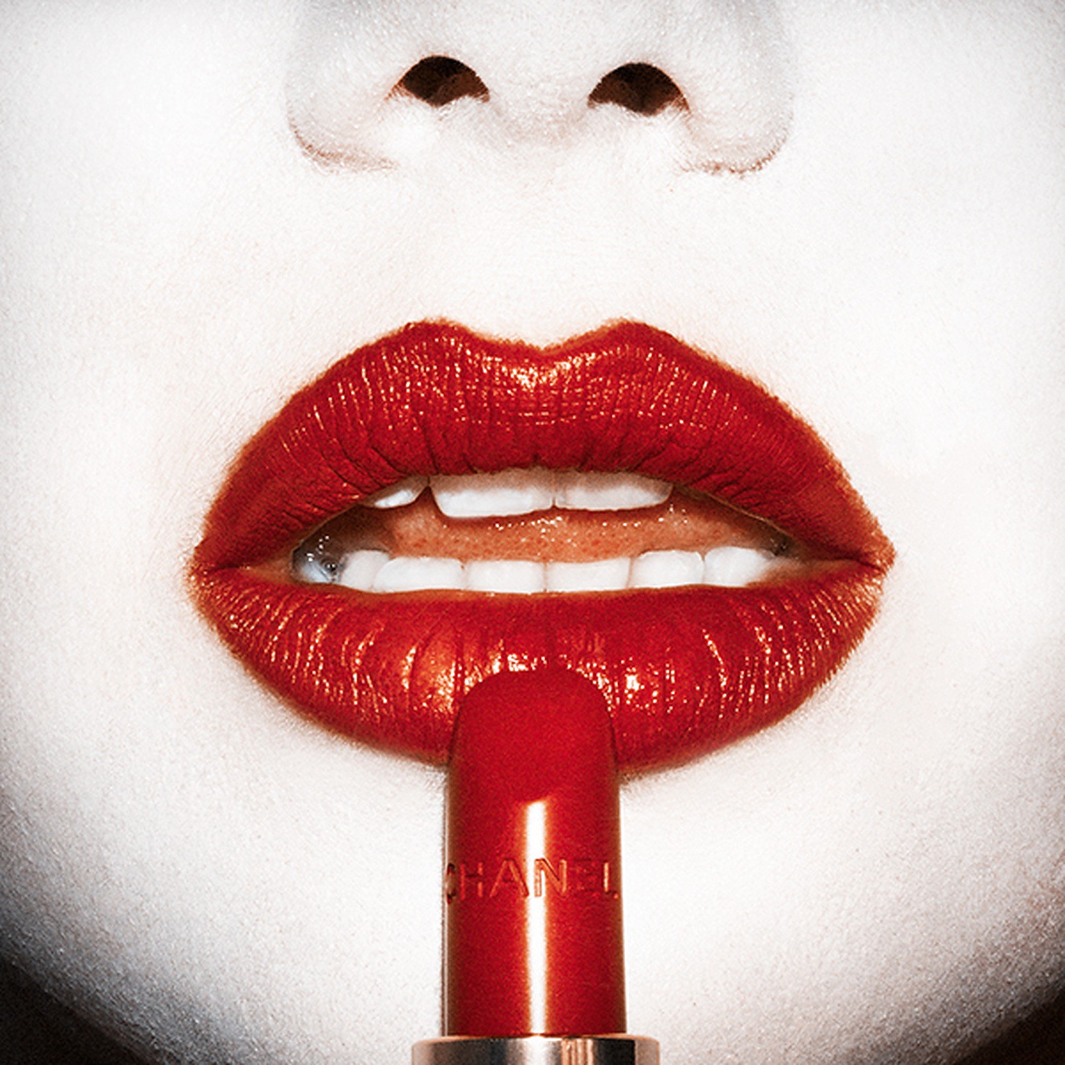 RED LIPSTICK EDIT