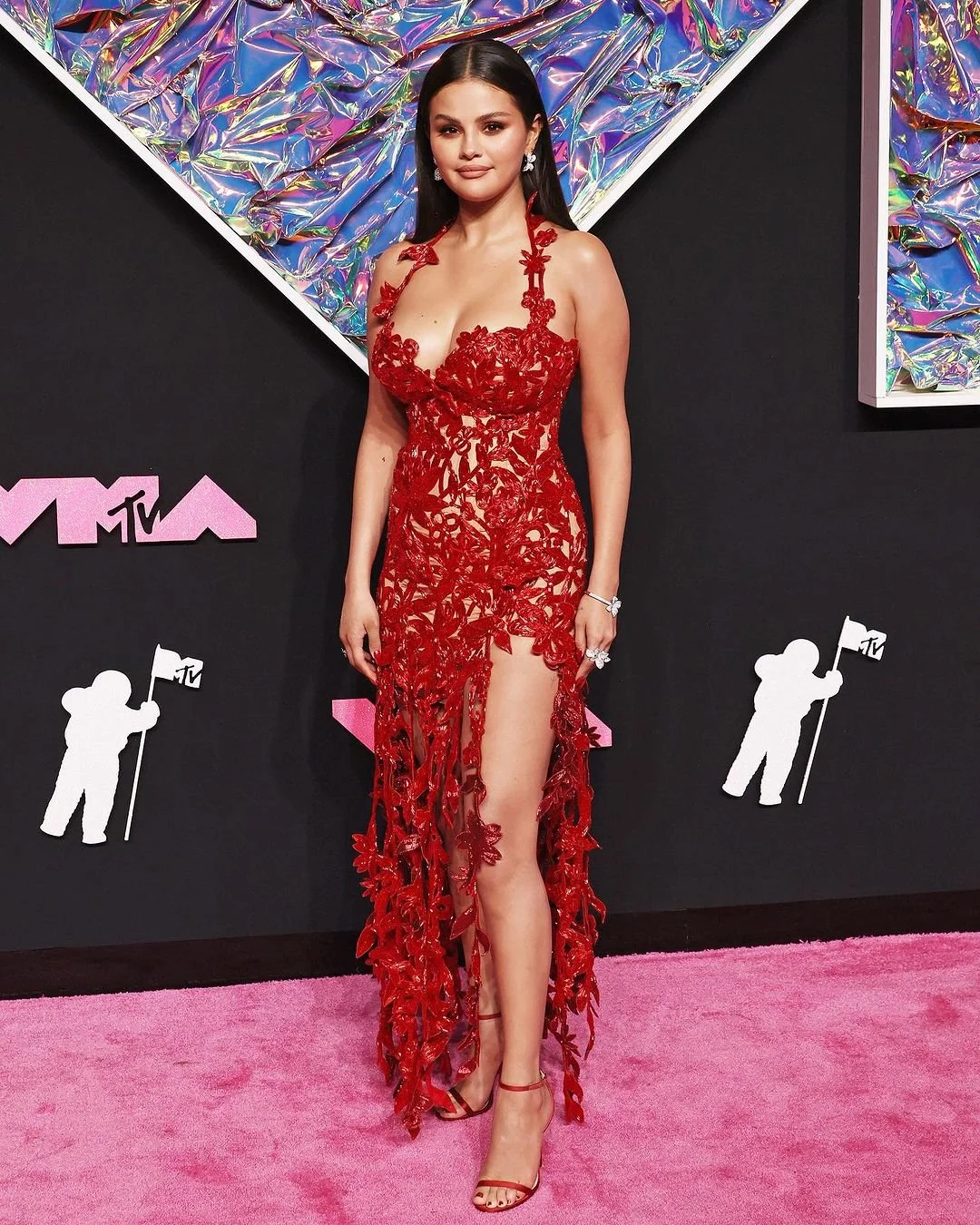 #SELENAGOMEZ #VMAs #OSCARDELARENTA
