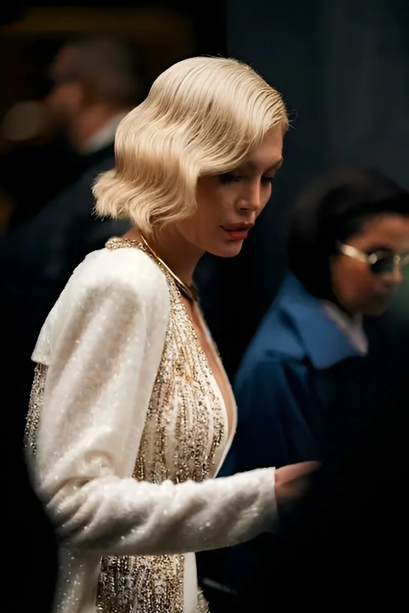 PARISIAN CHIC RETRO WAVES