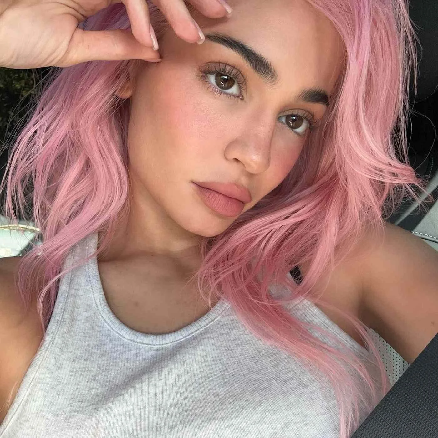 TRENDING BEAUTY: BUBBLEGUM PINK HAIR